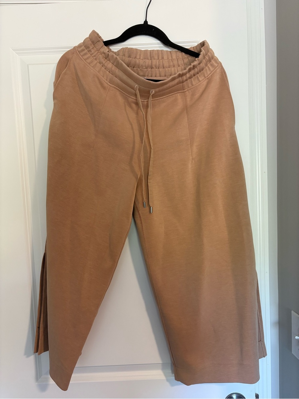 Lululemon Cropped Flowy Pants
